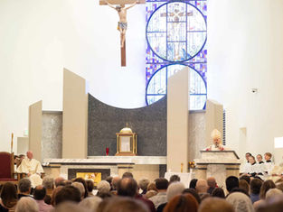 PHOTOS: That all may draw near and experience the Risen Christ