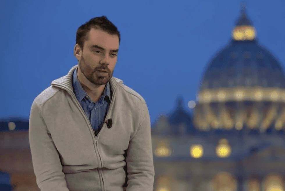 The book “Hope Never Disappoints” is based on interviews author Hernán Reyes Alcaide (pictured here) conducted with Pope Francis. (Credit: “EWTN News Nightly”/Screenshot)