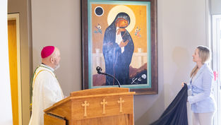 A Vision of Hope: Archbishop Aquila unveils new "Mary at the Foot of the Cross" icon ahead of 2033 Jubilee