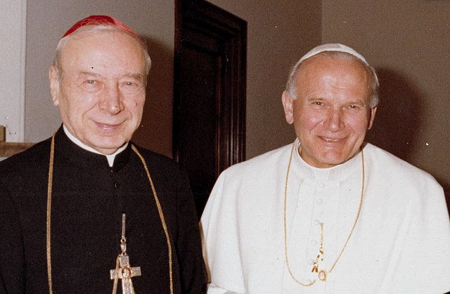 Cardinal Stefan Wyszynski next to Pope John Paul II in October 1980. (Photo: Wikimedia Commons/CC BY 3.0 PL)