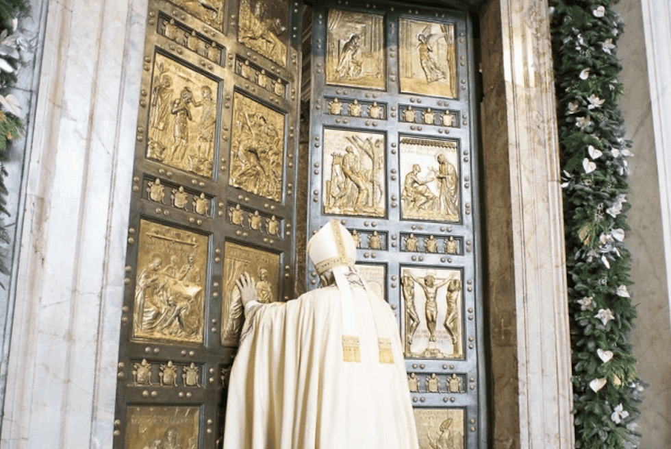 Pope Francis opens the Holy Doors at St. Peter's Basilica to begin the Year of Mercy, Dec. 8, 2015. | (Photo: L'Osservatore Romano)