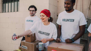 5 ways for you — and your family — to give back this holiday season
