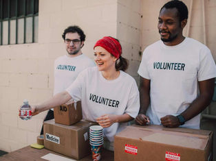 5 ways for you — and your family — to give back this holiday season