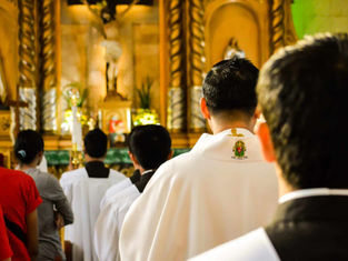 Book by local priest explores the blessings, challenges of new ecclesial movements