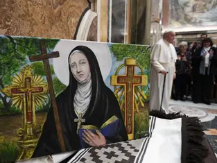Women are ‘builders of humanity,’ Pope Francis says in conference address