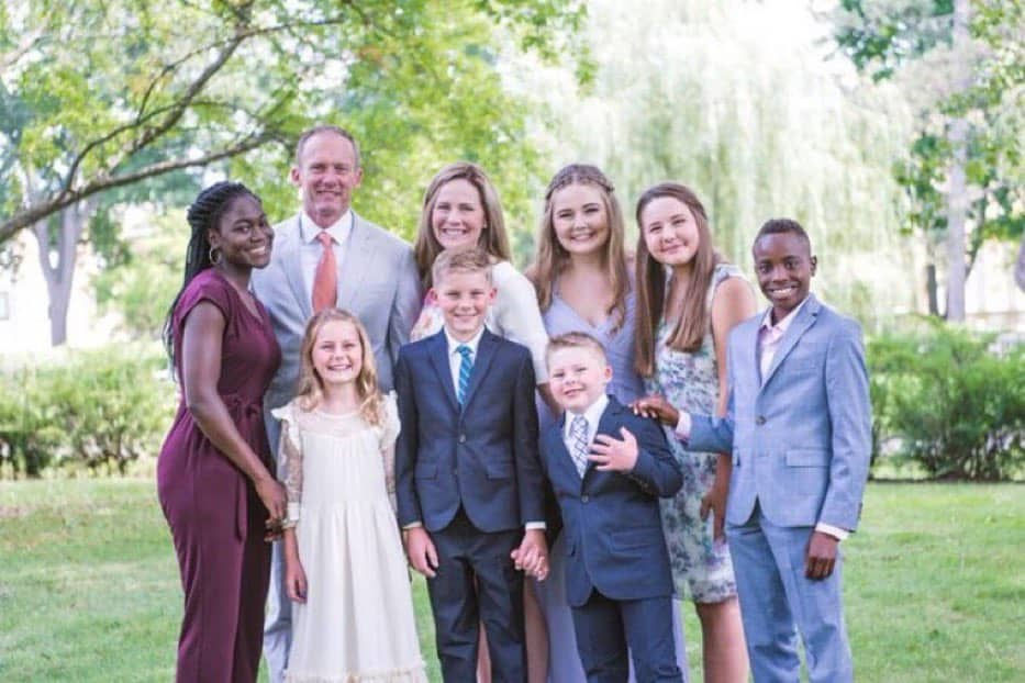 Family photo of Amy Coney Barrett, her husband Jesse Barrett, and their seven children: Emma, Vivian, Tess, John Peter, Liam, Juliet and Benjamin. (Photo courtesy of White House Chief of Staff Mark Meadows/Twitter)