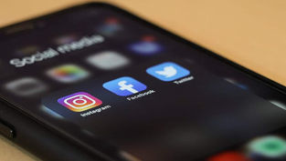 Intentionality and Social Media 