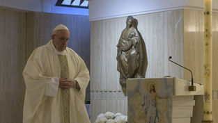 Pope Francis calls for global day of fasting for peace in Ukraine on Ash Wednesday
