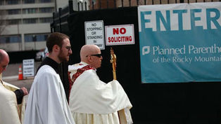 Planned Parenthood surrounded in prayer for over an hour