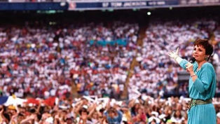 Archbishop Aquila honors DANA’s performance of ‘We Are One Body’ at WYD 1993