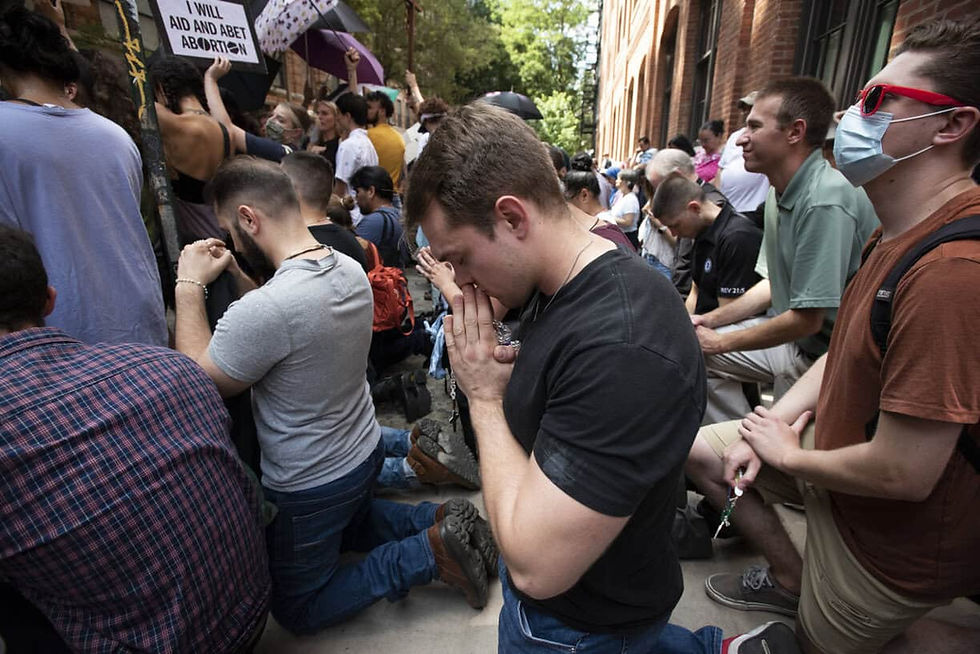 Hundreds of pro-abortion demonstrators tried to block a monthly pro-life march and prayer vigil at a Planned Parenthood abortion clinic in Lower Manhattan on July 2, 2022, setting off a tense confrontation. (Photo by Jeffrey Bruno/CNA)