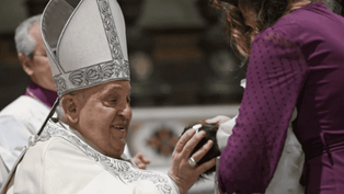 Pope Francis: Baptism a ‘new birthday,’ faith the ‘greatest gift’ for children
