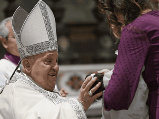 Pope Francis: Baptism a ‘new birthday,’ faith the ‘greatest gift’ for children