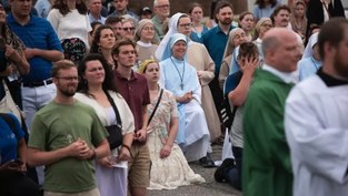 Not Going to Indy? 5 Ways to Participate Remotely in the National Eucharistic Congress