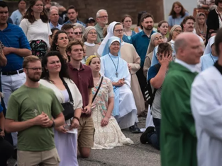 Not Going to Indy? 5 Ways to Participate Remotely in the National Eucharistic Congress