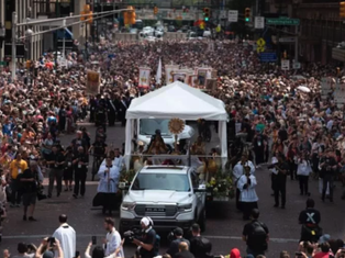 PHOTOS: Massive Eucharistic Procession Through Downtown Indianapolis