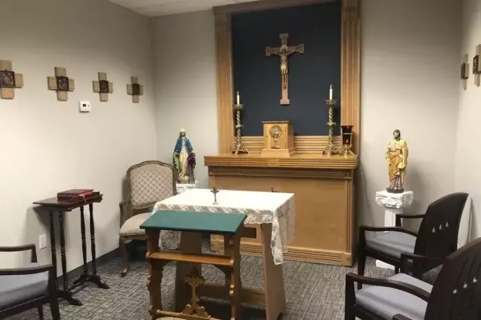 Emmaus Catholic Hospice in Denver has an office chapel, which houses the Blessed Sacrament in a tabernacle. (photo: Courtesy of Emmaus Catholic Hospice)